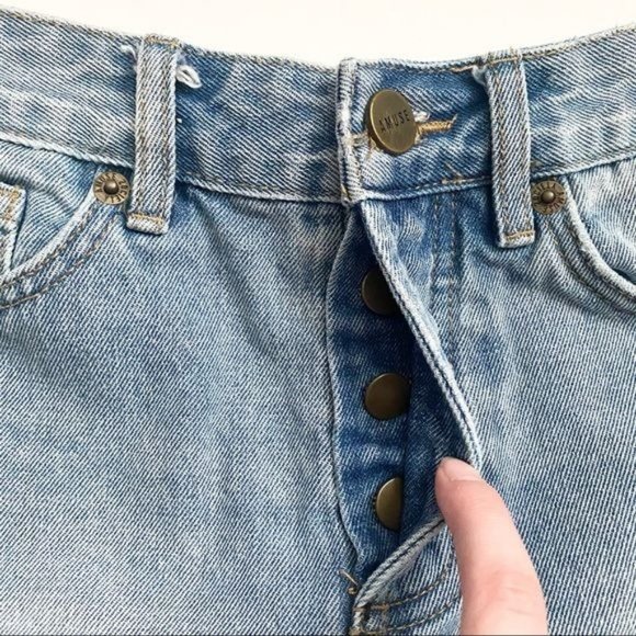 Amuse Society Revolve High Waisted Rigid Button Fly  Raw Hem Jean Shorts - Picture 4 of 8